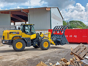 Radlader-Einsatz für »WA270-8« auf Recyclinghof