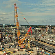 Tadano Demag: Komplexes Kranprojekt in der Petrochemie umgesetzt