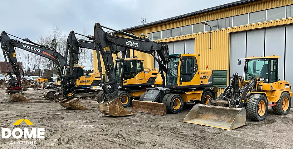 Moderne Erdbewegungsmaschinen aus Insolvenz: Online-Auktion in Schweden