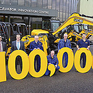 JCB feiert seinen 100&thinsp;000. Minibagger