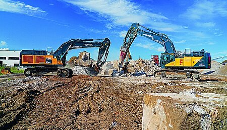 Manns Abbruch  setzt auf Hyundai-Gro&szlig;bagger