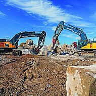 Manns Abbruch  setzt auf Hyundai-Gro&szlig;bagger