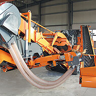 Rockster Recycler: Mit dem Windsichter st&ouml;rende Verunreinigungen &raquo;verblasen&laquo;