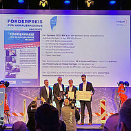 Dynapac gewinnt F&ouml;rderpreis des VDBUM mit elektrischem  Stra&szlig;enfertiger SD25 80C e 