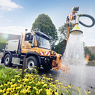 Unimog hilft beim Durst l&ouml;schen