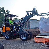 Tobroco bei Kiesel: Als Extra ein neues kipplaststarkes &raquo;X-TRA&laquo;-Modell