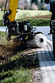 DMS Technologie: Bodenfräse jetzt auch für 12-Tonnen-Bagger