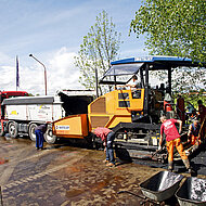 Fliegl: Mit Abschiebetechnik zu bester Asphaltqualit&auml;t 