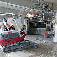Takeuchi: Wenn der Hybridbagger wie mit einem Skalpell arbeitet