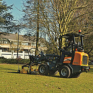 TOBROCO-GIANT: B&uuml;hne frei f&uuml;r neue Kompaktradlader