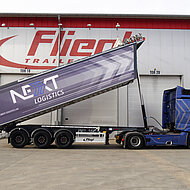 Sattelkipper mit Alumulde  zeigt sich leicht und robust