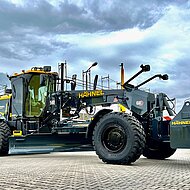 Neuer Cat Motorgrader 140 AWD f&uuml;r H&auml;hnel Bautechnologie