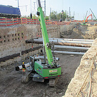 R&uuml;ko/Sennebogen: Raupenkrane setzen sich beim Tunnelbau f&uuml;r &raquo;S21&laquo; durch