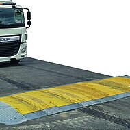 Oxford Plastics: Grabenbr&uuml;cke aus glasfaserverst&auml;rktem Kunststoff