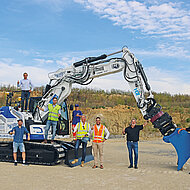 Caterpillar &ndash; Zeppelin: Mit Azubibagger Interesse an Unternehmen und Ausbildung wecken