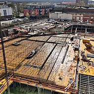 Gro&szlig;e Spr&uuml;nge trotz Zentimeterarbeit