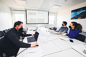 ELA Container: 540 Quadratmeter große Basis für die Bauleitung in Prag