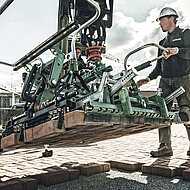 Bunt gemischte Pflastermuster maschinell platzieren