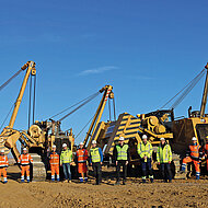 Neuer Cat Rohrverleger unterstützt beim Versetzen von Förderbändern