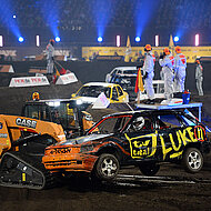 Kompaktlader-Trio als Streckenposten bei &raquo;TV Total Stock Car Crash Challenge&laquo;
