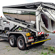 Amtec ABT: Mit Asphalt-Transport-Beh&auml;ltern sicher durch die Mischanlage