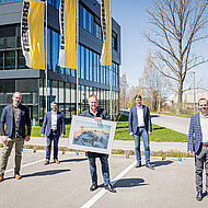 H&uuml;ffermann/Liebherr: Neue Mietflotte mit Liebherr-Turmdrehkranen aufbauen