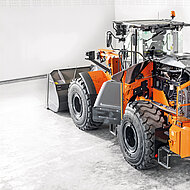 Gr&ouml;&szlig;tes Radlader-Modell im Mittelpunkt