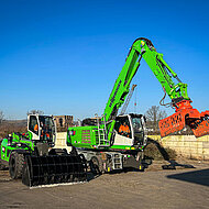 Sortierarbeiten bei einem Recycling-Spezialisten