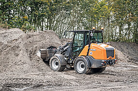 Neue kompakte Bagger und Radlader sowie ein App-Upgrade