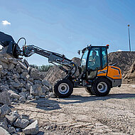 Dreifacher Neuzugang bei knickgelenkten Teleskop-Radladern