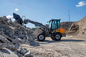 Dreifacher Neuzugang bei knickgelenkten Teleskop-Radladern