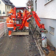 FRD &ndash; zeigner: Hydraulikh&auml;mmer im Einsatz  f&uuml;r den Glasfaserausbau