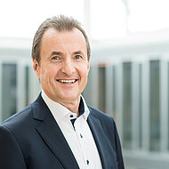 Zeppelin Konzern bestätigt Peter Schrader als Geschäftsführer