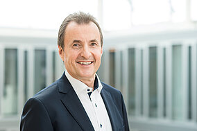 Zeppelin Konzern bestätigt Peter Schrader als Geschäftsführer