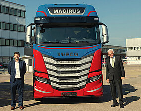 IVECO: Kretschmann besucht Iveco Magirus in Ulm