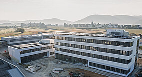 Bucher Hydraulics eröffnet modernes Verwaltungsgebäude