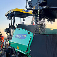 Individuelle Bunker-Erweiterung erm&ouml;glicht effizienten Asphalteinbau auf der A5