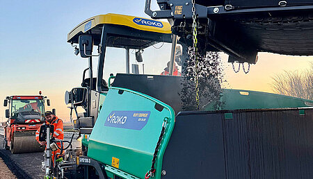 Individuelle Bunker-Erweiterung erm&ouml;glicht effizienten Asphalteinbau auf der A5