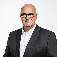 Finanzierungsspezialist DLL verstärkt Geschäftsbereich Construction, Transportation & Industrial