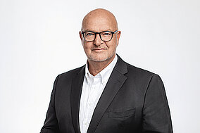 Finanzierungsspezialist DLL verstärkt Geschäftsbereich Construction, Transportation & Industrial