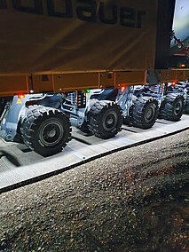 Bei Schwertransport auf Alu-Panels gesetzt