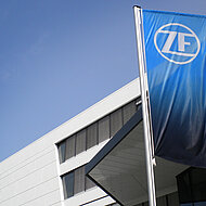 ZF Friedrichshafen: Mit neuen Aufträgen und hohen Investitionen dem schwierigen Marktumfeld stellen