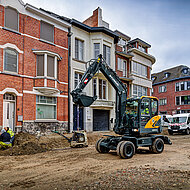 Modernisierte Midi-Mobil- und Raupenbagger