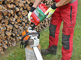 Umweltschonende Sonderkraftstoffe und Schmierstoffe vorstellen