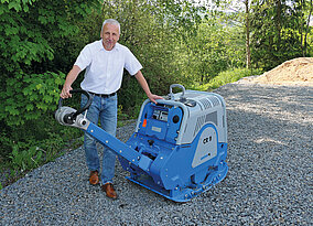 Weber Maschinentechnik: Kraftvolle Benziner für schwere Bodenverdichter