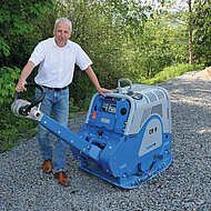 Weber Maschinentechnik: Kraftvolle Benziner f&uuml;r schwere Bodenverdichter