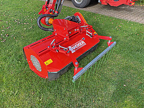 Grünflächen pflegen und Insekten schonen