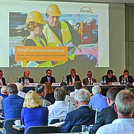 Soka-bau: R&uuml;ckblick auf 70 Jahre Urlaubsverfahren in der Bauwirtschaft