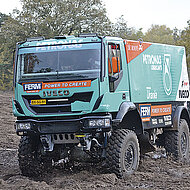 Mit mehreren Fahrzeugen bei der &raquo;Dakar 2013&laquo;