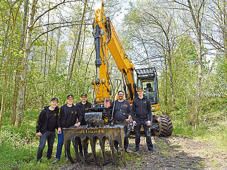 Präzise Anbaugeräte für schwere Räumarbeiten
